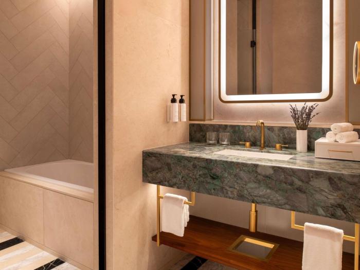 swissotel corniche park towers doha