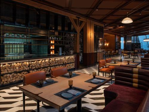 swissotel corniche park towers doha