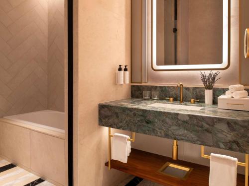 swissotel corniche park towers doha