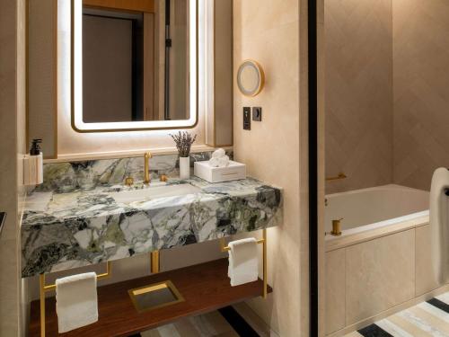 swissotel corniche park towers doha