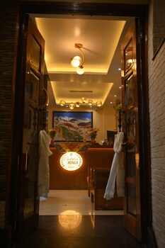hotel golden potala