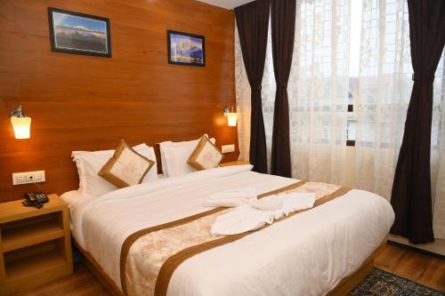 Hotel Golden Potala,,3 star