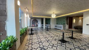 Red Leaf Hotels,,2 star