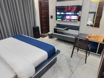 hotel river view panipat