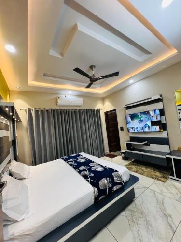 hotel river view panipat