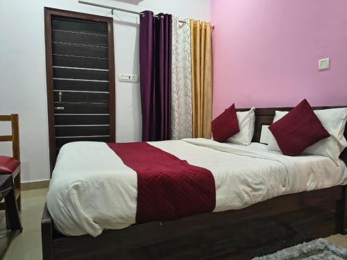 Hotel Trimurti Inn,,3 star