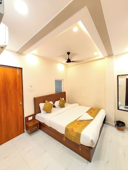 hotel bnandk grand varanasi