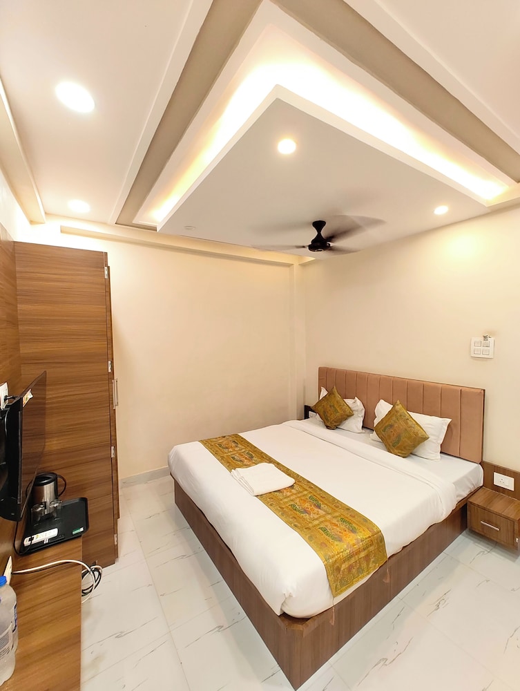 hotel bnandk grand varanasi