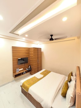 hotel bnandk grand varanasi