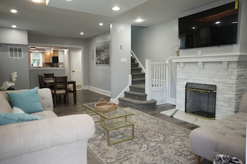 Orchard Way,518 Orchard Avenue,0 star