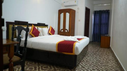 Pournami Inn,,2 star