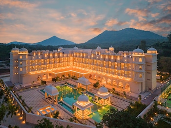 wyndham grand udaipur fateh sagar lake