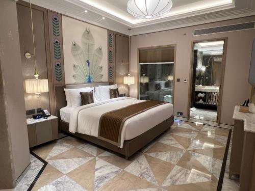 Wyndham Grand Udaipur Fateh Sagar Lake,,5 star