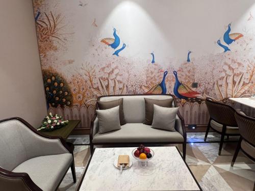 wyndham grand udaipur fateh sagar lake