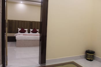 puri hotel manjulata residency