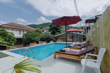 charung by the sea
