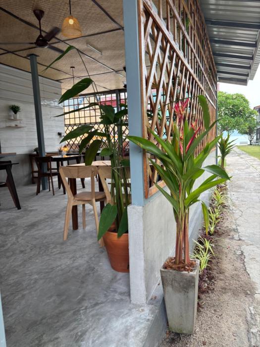 charung by the sea