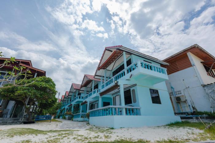 charung by the sea