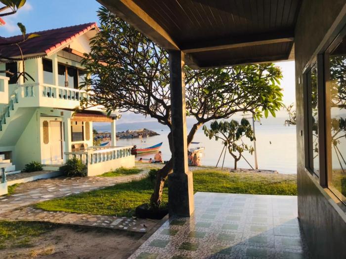 charung by the sea