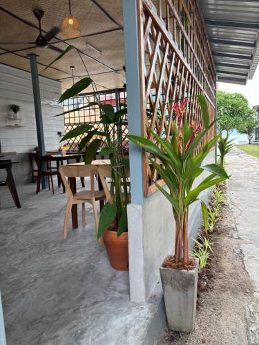 charung by the sea