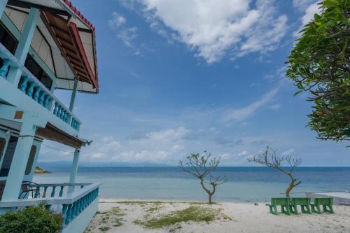 charung by the sea