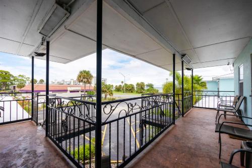 siesta motor inn by townhouse kennedy space center titusville i 95