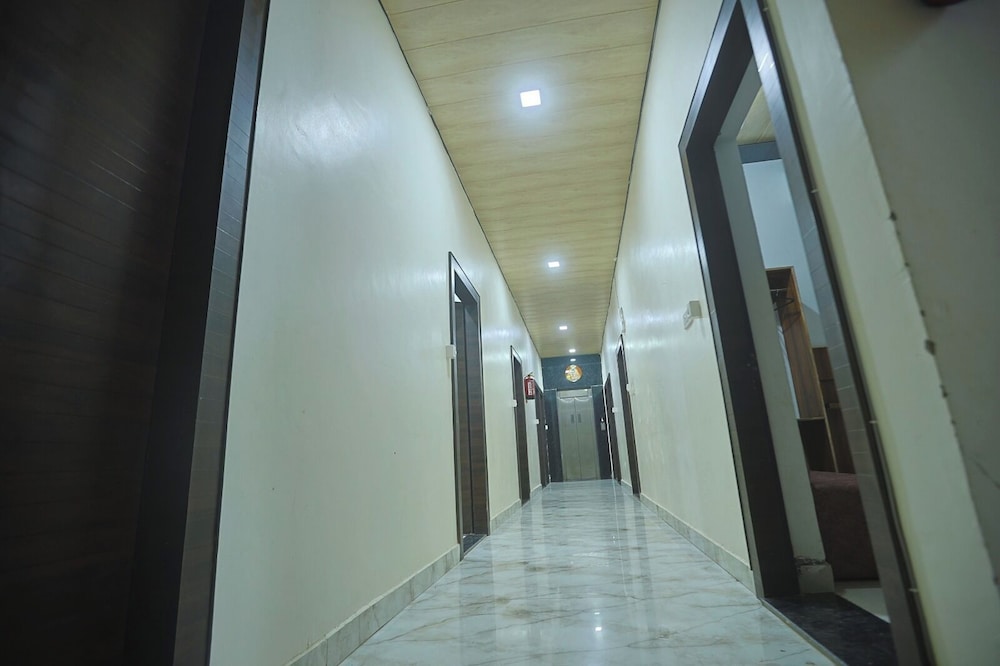 hotel r k residency near bihariji mandir