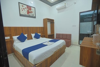hotel r k residency near bihariji mandir