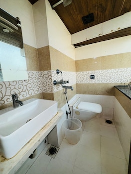 artus inn midc andheri east mumbai