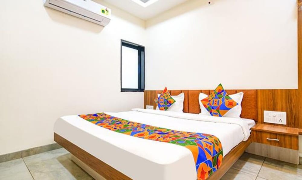 hotel shree nakoda paradise
