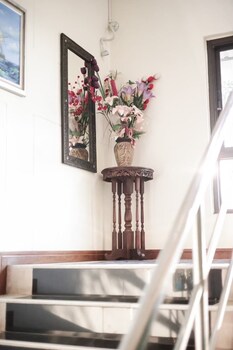 K.N. Grand Hotel,,0 star