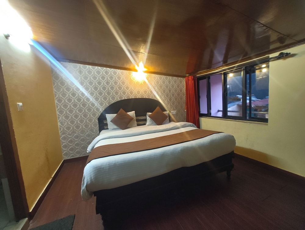 nainital hotel c residency