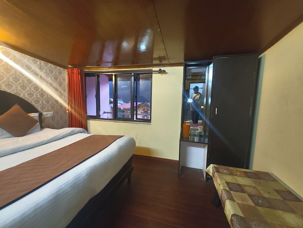 nainital hotel c residency