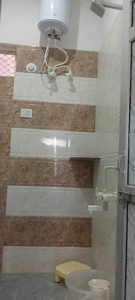 kanak hotel and restaurant