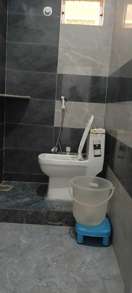 kanak hotel and restaurant