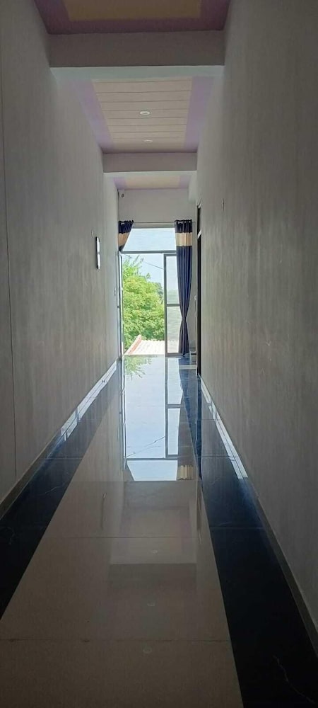 kanak hotel and restaurant