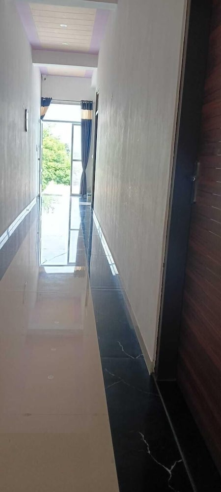 kanak hotel and restaurant