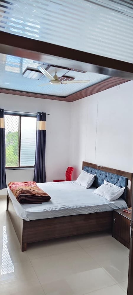 kanak hotel and restaurant