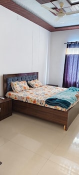 kanak hotel and restaurant