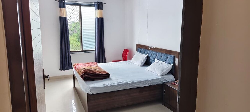 kanak hotel and restaurant