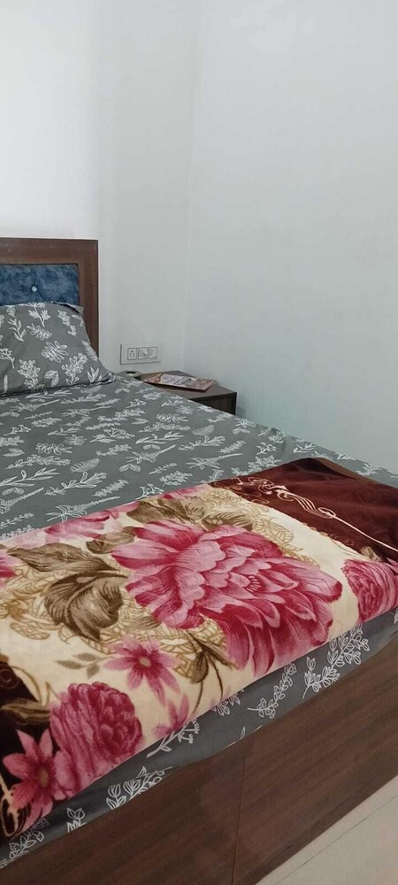 kanak hotel and restaurant