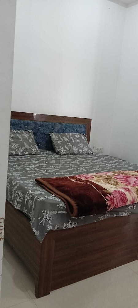 kanak hotel and restaurant