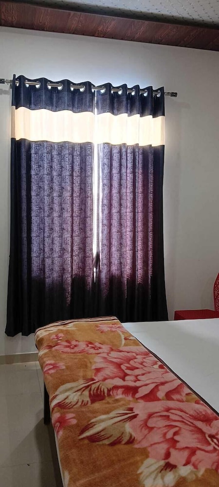 kanak hotel and restaurant