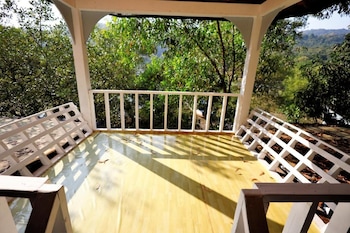 Temple Garden,,2 star