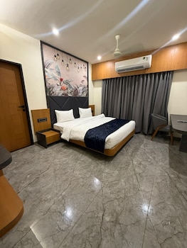 the malay comfort hotel dwarka residency