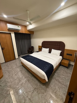 the malay comfort hotel dwarka residency