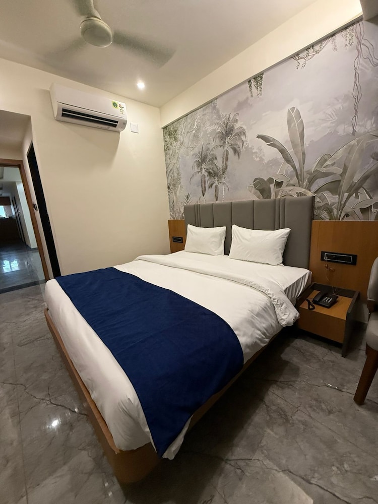 the malay comfort hotel dwarka residency
