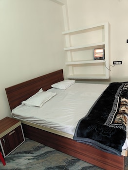 hotel shraddha palace