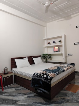 hotel shraddha palace