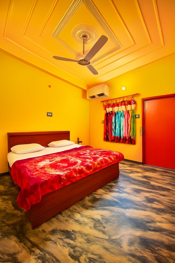 hotel shraddha palace